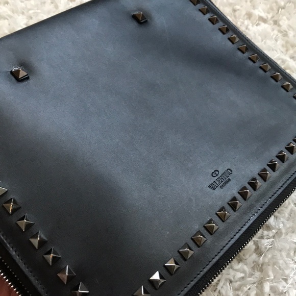 Valentino Rockstud Clutch- IPad case - Picture 6 of 8